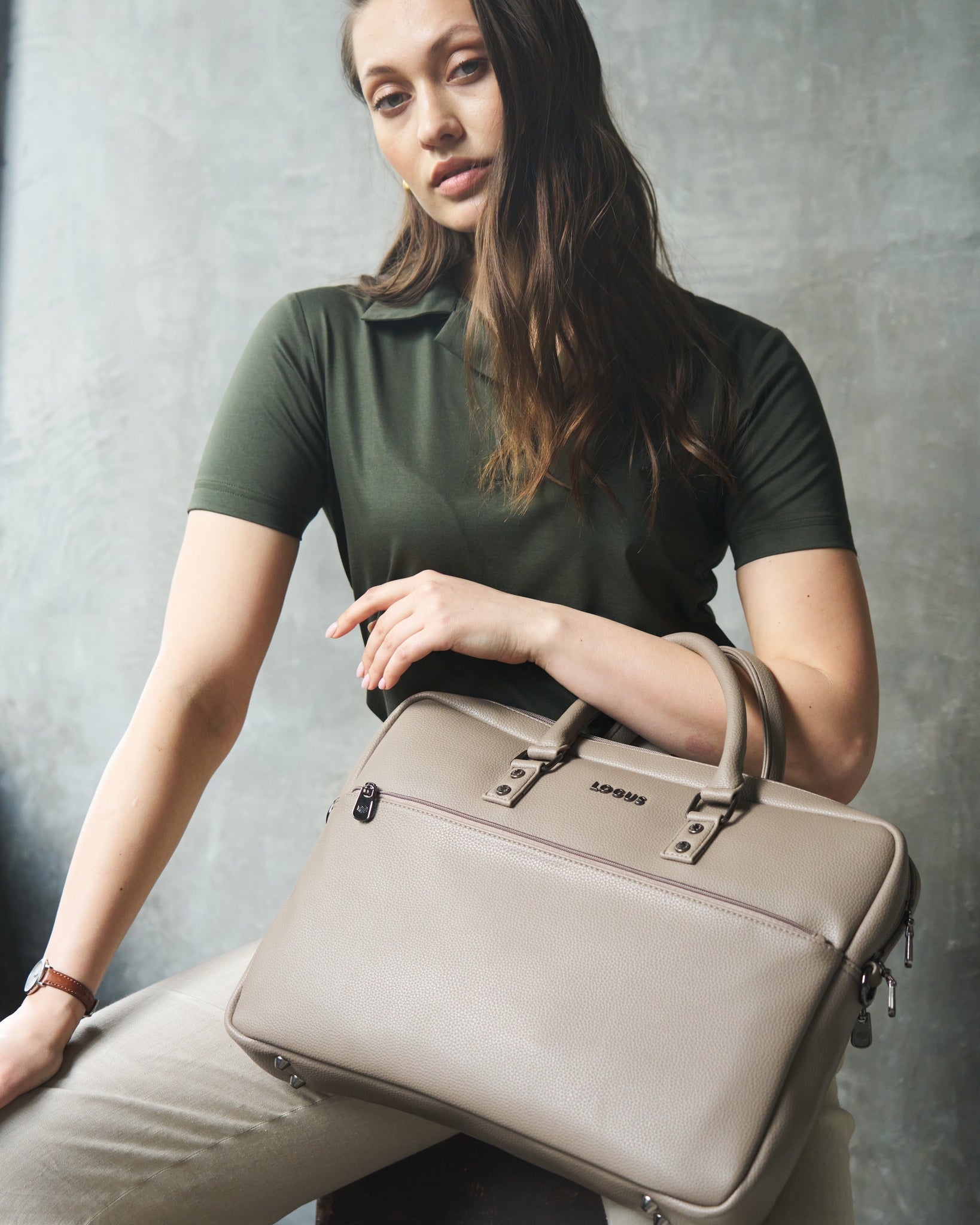 Logus beige laptop bag