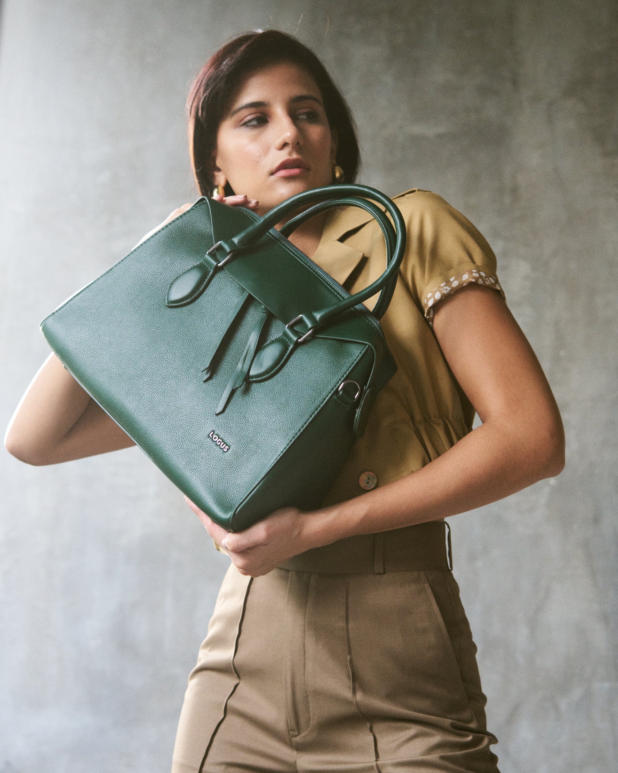 Logus green handheld structured bag