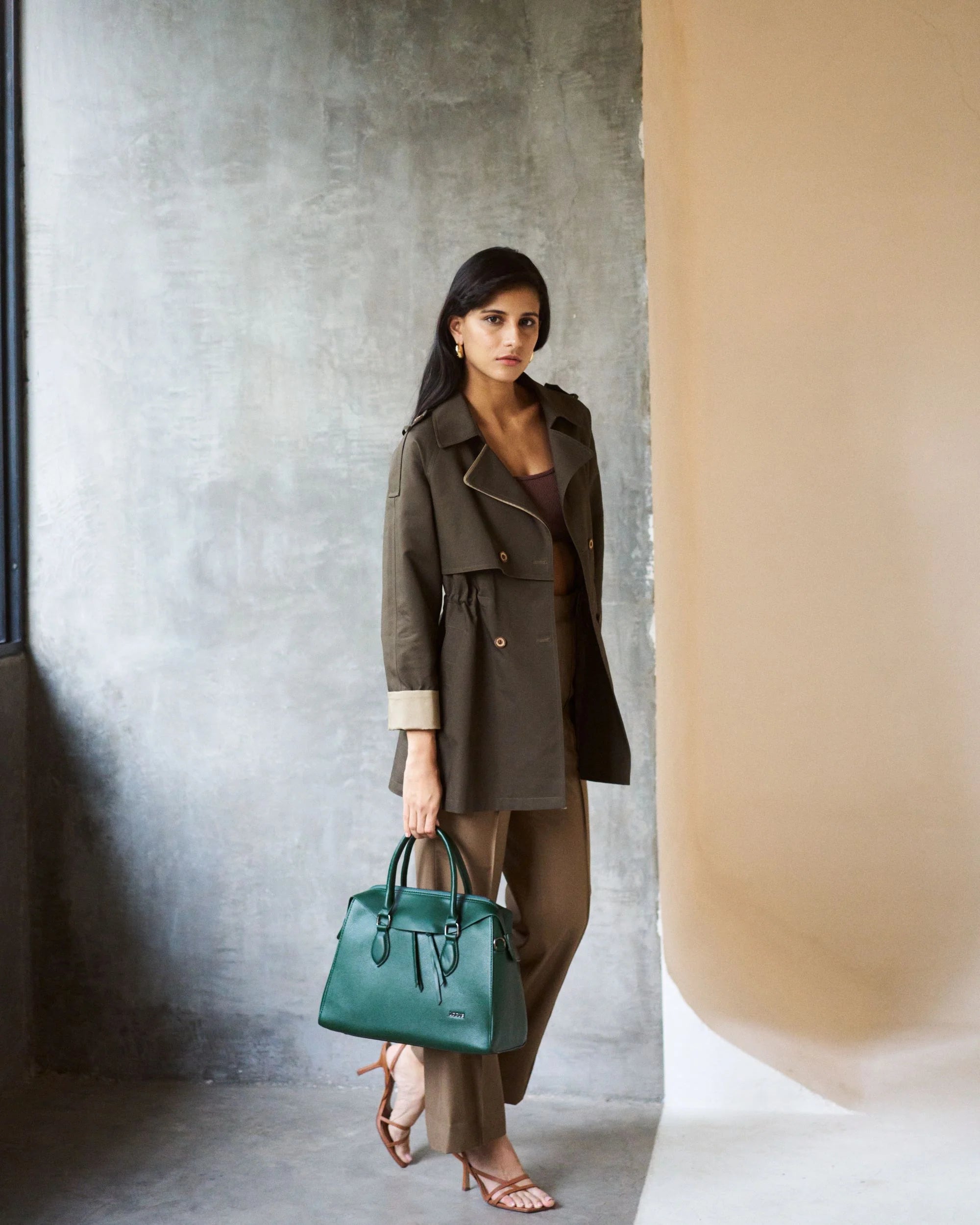 Logus green handheld structured bag